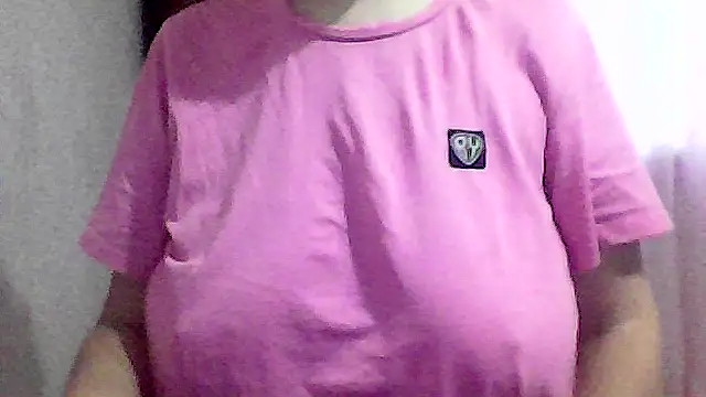 Snapshot of AnaXBerry chatting on 12, 11, 2025 AnaXBerry online show from 12, 11, 2025