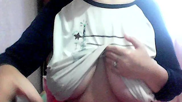 Snapshot of AnaXBerry chatting on 14, 11, 2025 AnaXBerry online show from 14, 11, 2025