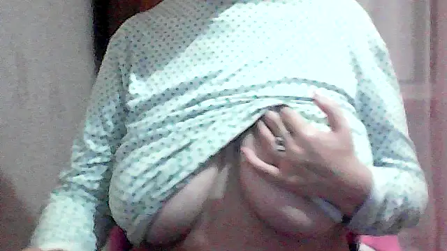 Snapshot of AnaXBerry chatting on 16, 11, 2025 AnaXBerry online show from 16, 11, 2025