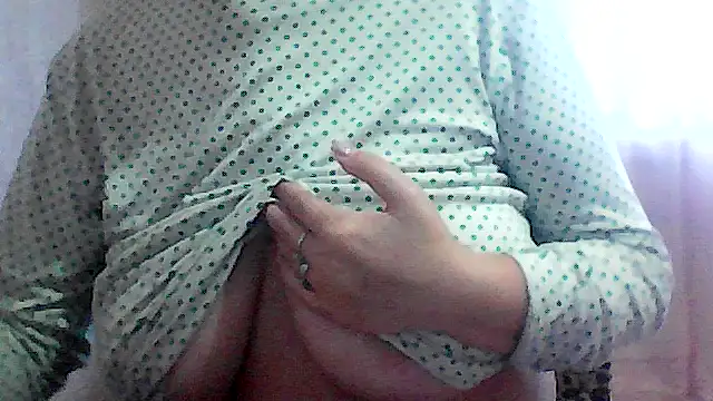 Snapshot of AnaXBerry chatting on 18, 11, 2025 AnaXBerry online show from 18, 11, 2025