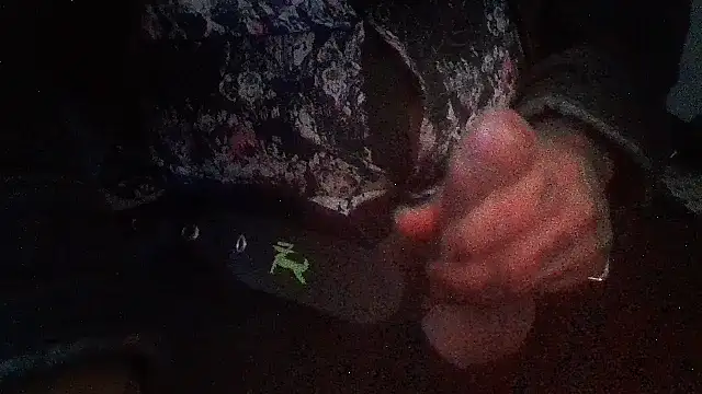 Snapshot of AlanDickson chatting on 21, 12, 2025 AlanDickson online show from 21, 12, 2025