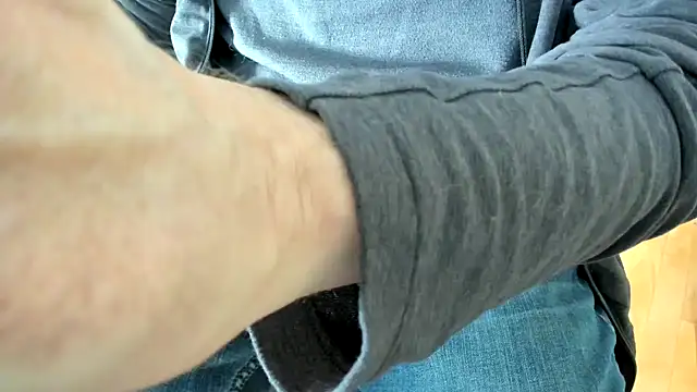 Snapshot of massive_cum chatting on 10, 2, 2025 massive cum online show from 10, 2, 2025