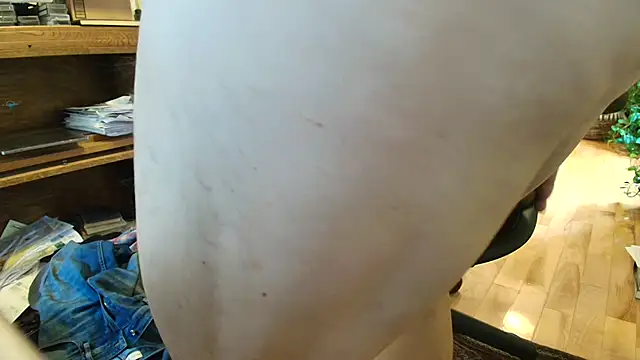 Snapshot of massive_cum chatting on 31, 10, 2025 massive cum online show from 31, 10, 2025