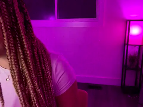 MelSaunders online show from 30, 10, 2025