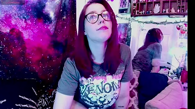 EverlyEster online show from 11, 1, 2025