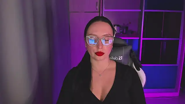 Christy Calypso online show from 8, 4, 2026