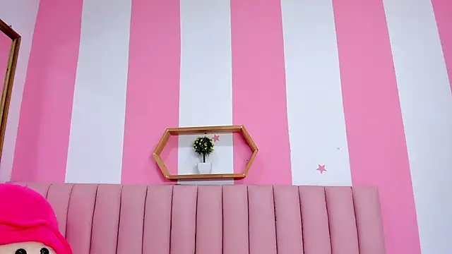 ISABELLA 020 online show from 15, 4, 2026