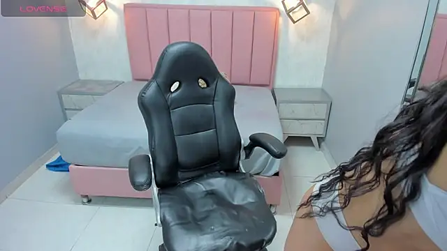 chelsyquinn online show from 16, 2, 2026