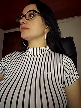 preetypeach online show from 28, 10, 2025