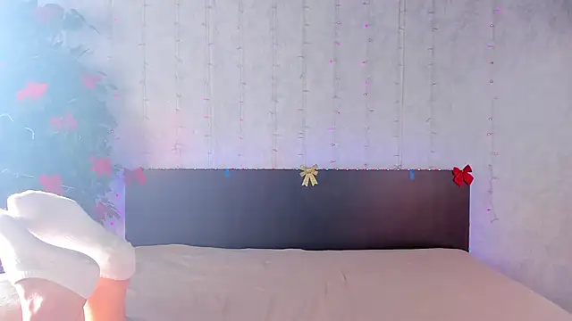 Snapshot of Milana_Crystal_ chatting on 5, 1, 2025 Milana Crystal online show from 5, 1, 2025