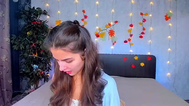 Milana Crystal  online show from 18, 11, 2025