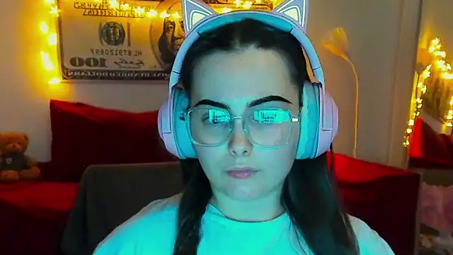Snapshot of _extraterrestrial_ chatting on 19, 6, 2026 extraterrestrial online show from 19, 6, 2026