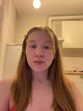 Snapshot of Eva_Weyne chatting on 24, 4, 2026 Eva Weyne online show from 24, 4, 2026