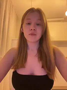 Snapshot of Eva_Weyne chatting on 10, 6, 2026 Eva Weyne online show from 10, 6, 2026