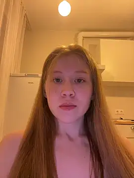 Snapshot of Eva_Weyne chatting on 4, 7, 2026 Eva Weyne online show from 4, 7, 2026
