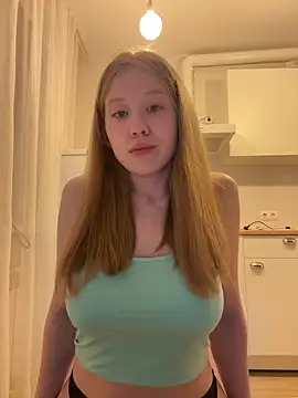 Snapshot of Eva_Weyne chatting on 12, 7, 2026 Eva Weyne online show from 12, 7, 2026