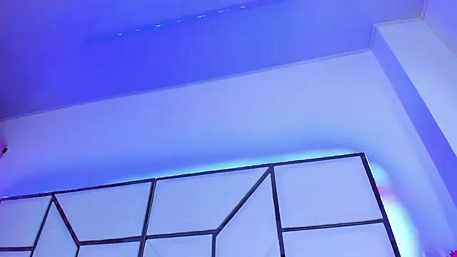 SarayRoyse online show from 4, 2, 2025