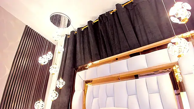 SarayRoyse online show from 20, 3, 2025