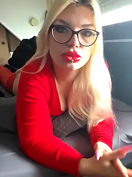 Snapshot of MariellaSun_ chatting on 31, 5, 2026 MariellaSun online show from 31, 5, 2026