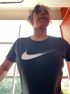 Snapshot of Brunettexio chatting on 2, 2, 2025 Brunettexio online show from 2, 2, 2025