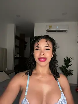 Snapshot of Brunettexio chatting on 15, 2, 2025 Brunettexio online show from 15, 2, 2025