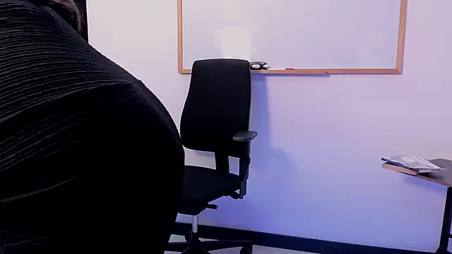 Sofi Perez  online show from 10, 10, 2025