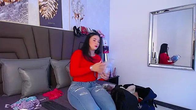 Sofi Perez  online show from 5, 4, 2026