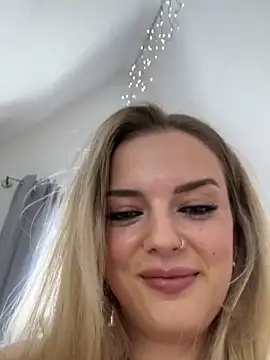 Snapshot of LexyGold chatting on 17, 9, 2025 LexyGold online show from 17, 9, 2025