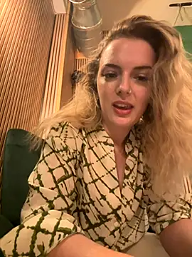 Snapshot of LexyGold chatting on 10, 10, 2025 LexyGold online show from 10, 10, 2025