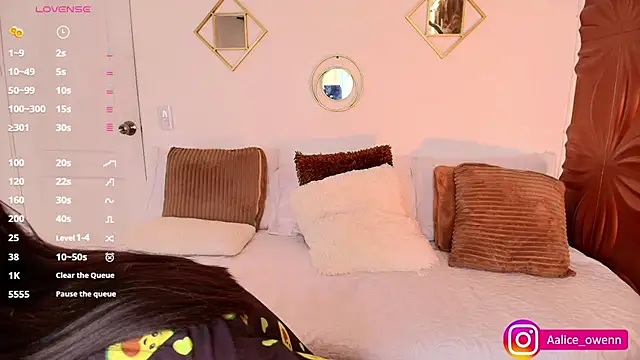 Aliceowenn online show from 12, 3, 2025