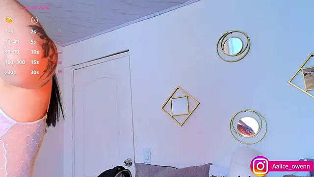 Aliceowenn online show from 10, 9, 2025