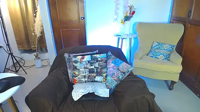 blackandwhite 2 online show from 23, 3, 2026