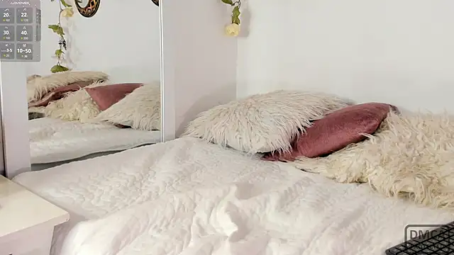 Snapshot of RossemaryRain chatting on 31, 1, 2025 RossemaryRain online show from 31, 1, 2025