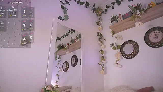 Snapshot of RossemaryRain chatting on 8, 3, 2025 RossemaryRain online show from 8, 3, 2025