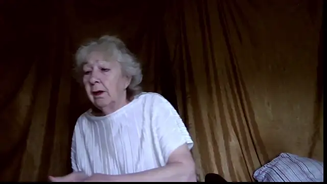 Snapshot of _Estelitta_5 chatting on 3, 6, 2026 Estelitta 5 online show from 3, 6, 2026