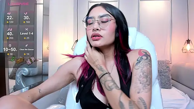 Snapshot of AzuraKindong chatting on 9, 1, 2025 AzuraKindong online show from 9, 1, 2025