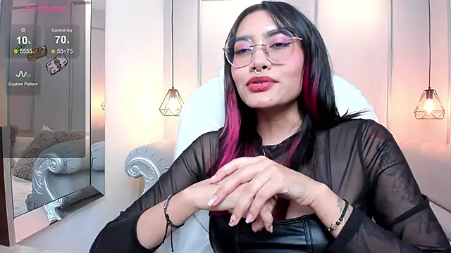 Snapshot of AzuraKindong chatting on 10, 1, 2025 AzuraKindong online show from 10, 1, 2025