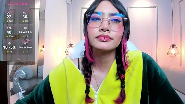 Snapshot of AzuraKindong chatting on 10, 1, 2025 AzuraKindong online show from 10, 1, 2025