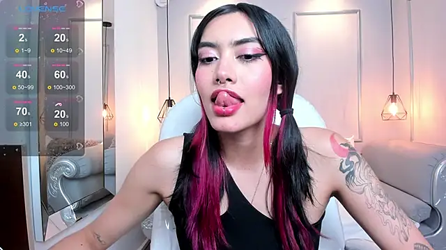 Snapshot of AzuraKindong chatting on 24, 1, 2025 AzuraKindong online show from 24, 1, 2025