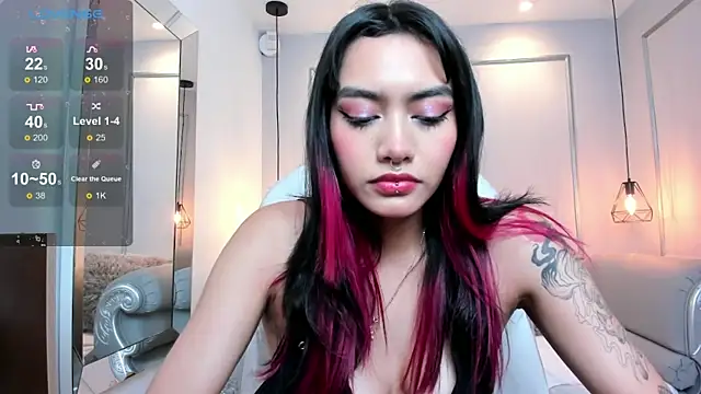 Snapshot of AzuraKindong chatting on 4, 2, 2025 AzuraKindong online show from 4, 2, 2025