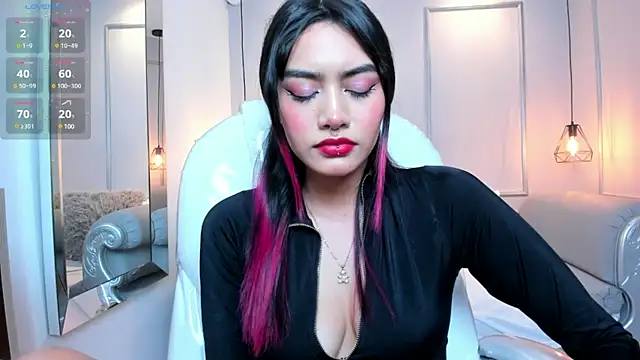 Snapshot of AzuraKindong chatting on 8, 2, 2025 AzuraKindong online show from 8, 2, 2025