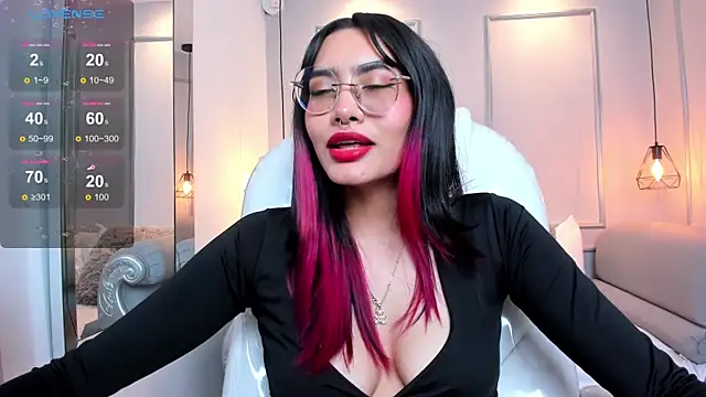 Snapshot of AzuraKindong chatting on 13, 2, 2025 AzuraKindong online show from 13, 2, 2025