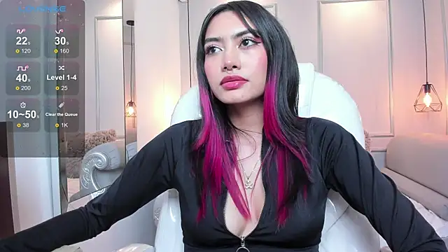 Snapshot of AzuraKindong chatting on 17, 2, 2025 AzuraKindong online show from 17, 2, 2025