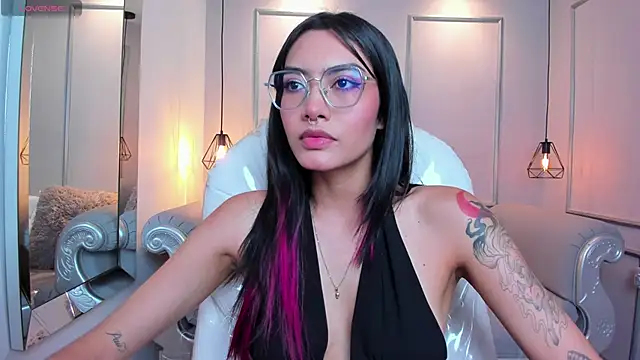Snapshot of AzuraKindong chatting on 16, 9, 2025 AzuraKindong online show from 16, 9, 2025
