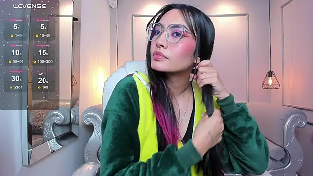 Snapshot of AzuraKindong chatting on 18, 9, 2025 AzuraKindong online show from 18, 9, 2025