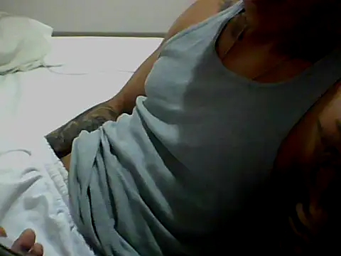 Snapshot of Skater29xx2 chatting on 18, 1, 2025 Skater29xx2 online show from 18, 1, 2025