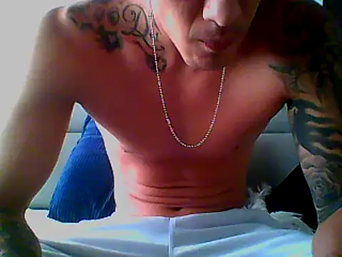 Snapshot of Skater29xx2 chatting on 8, 2, 2025 Skater29xx2 online show from 8, 2, 2025