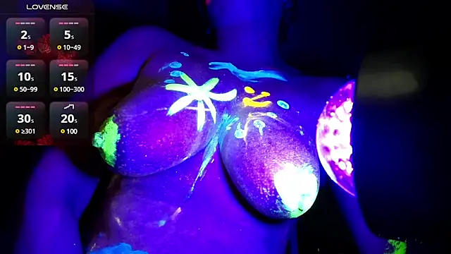 BlondeBrilliant7 online show from 11, 1, 2025