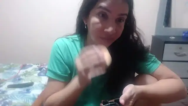 Snapshot of Ainhoa-hot chatting on 4, 5, 2026 Ainhoa-hot online show from 4, 5, 2026
