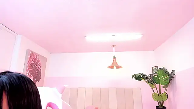 Red lady online show from 23, 1, 2025